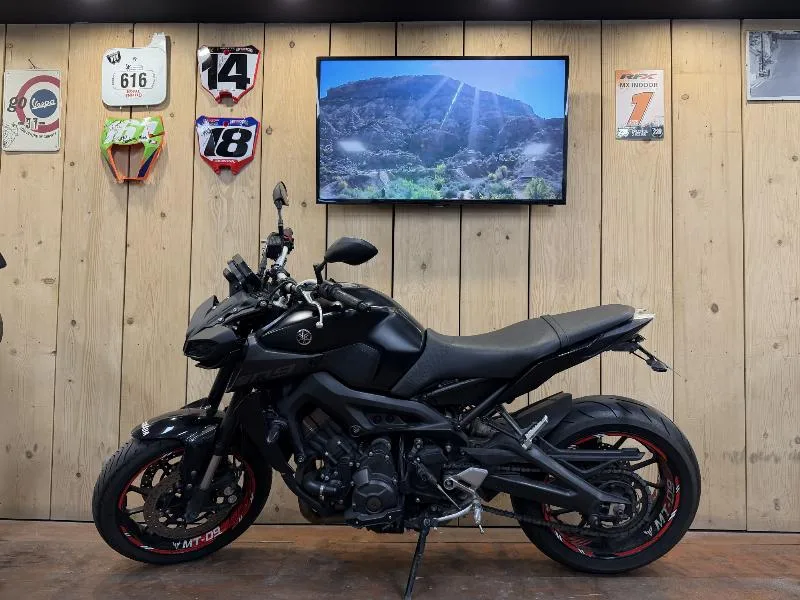 MT09