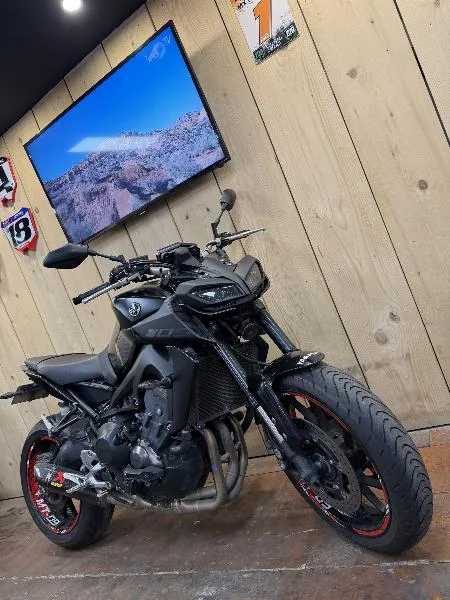MT09