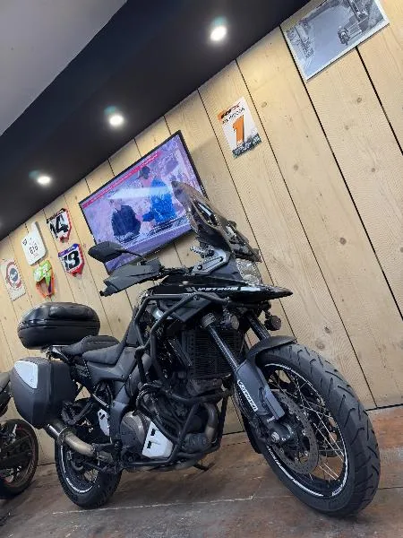 DL VSTROM 1050