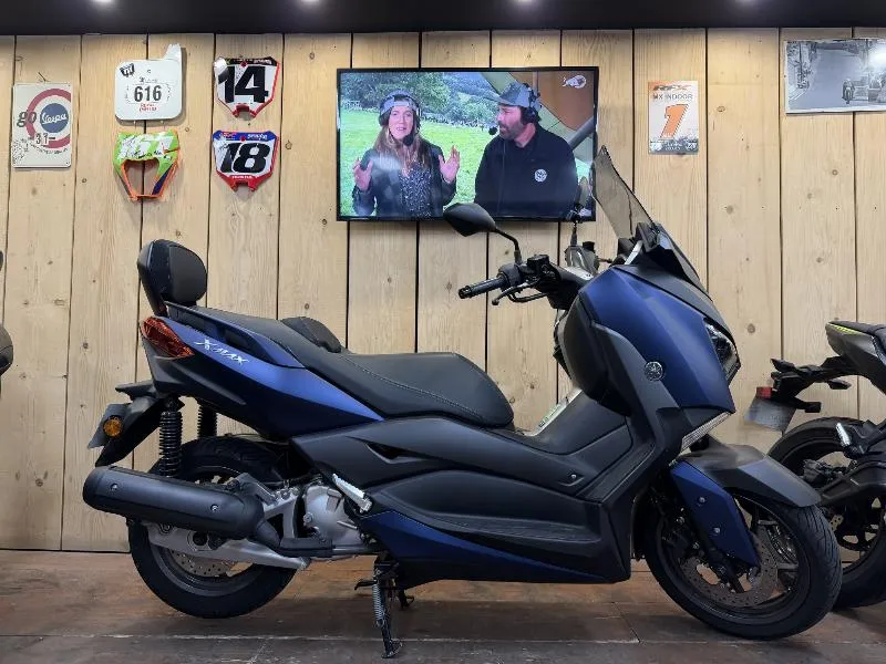 XMAX 125