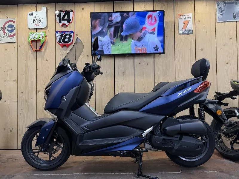 XMAX 125