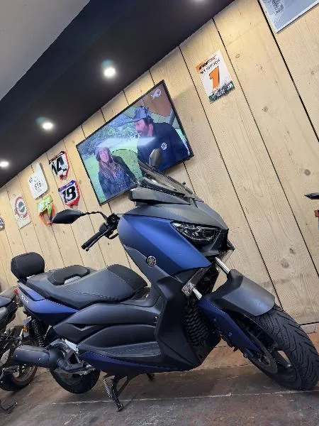 XMAX 125