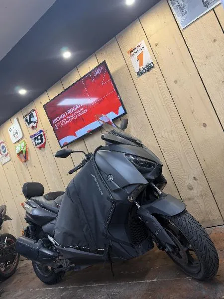 XMAX 300 Tech Max