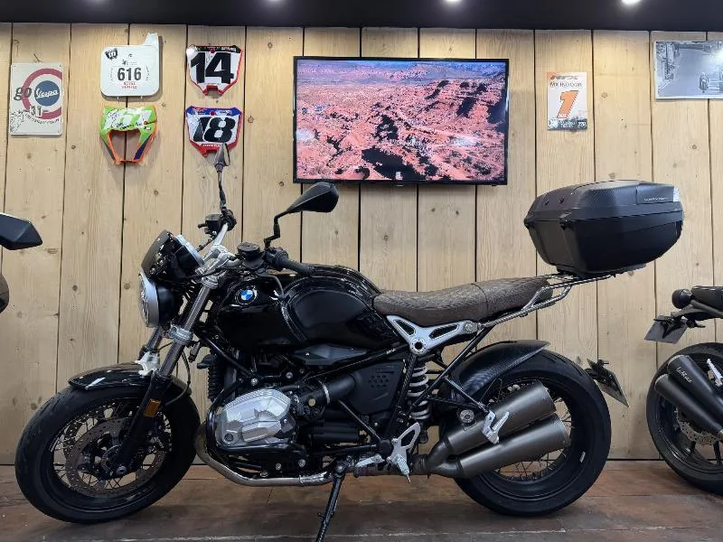 R NineT