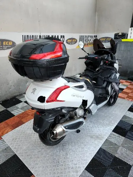 METROPOLIS 400