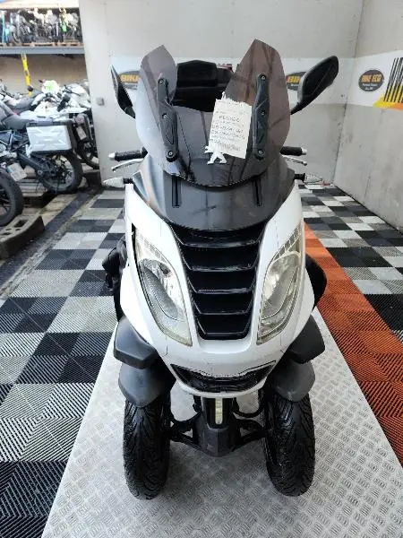 METROPOLIS 400