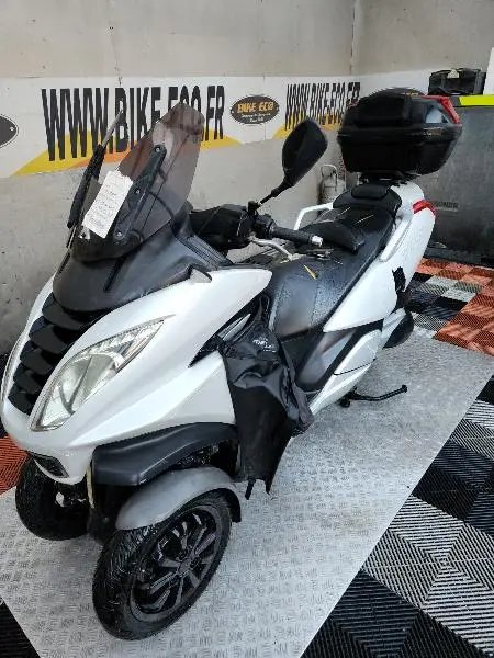 METROPOLIS 400