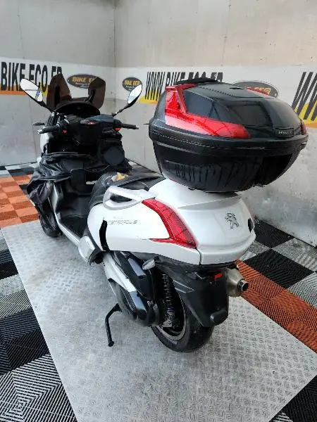 METROPOLIS 400
