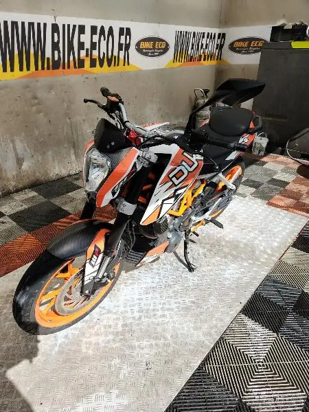 390 DUKE ABS