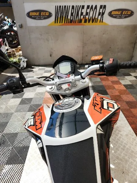 390 DUKE ABS
