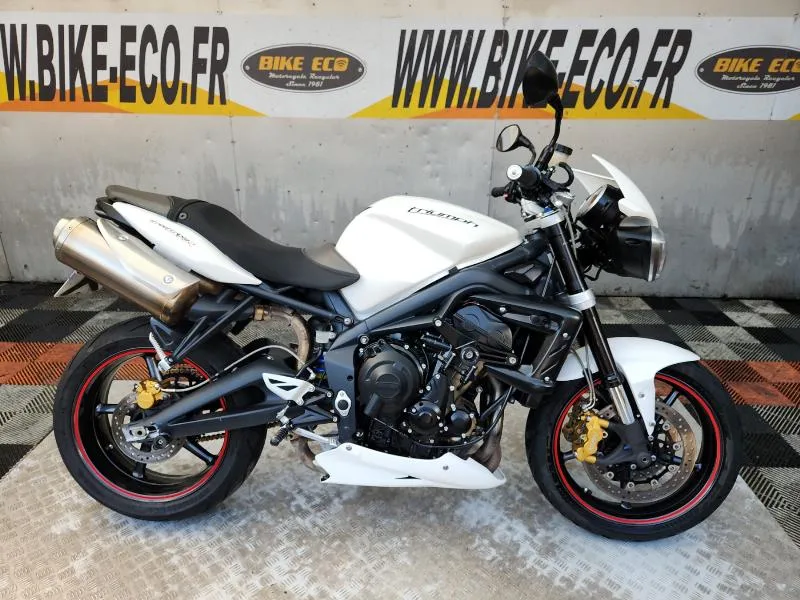 STREET TRIPLE 675 R 2012