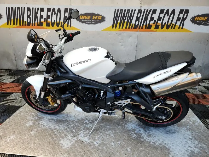 STREET TRIPLE 675 R