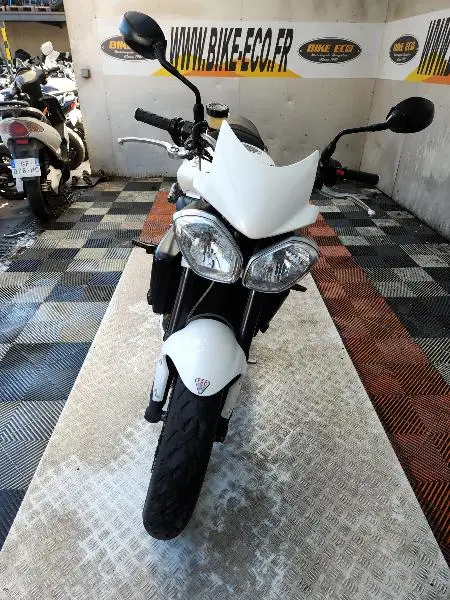 STREET TRIPLE 675 R