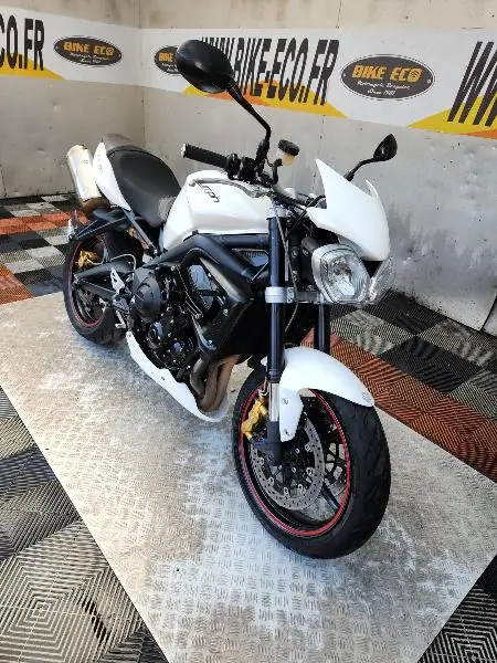 STREET TRIPLE 675 R
