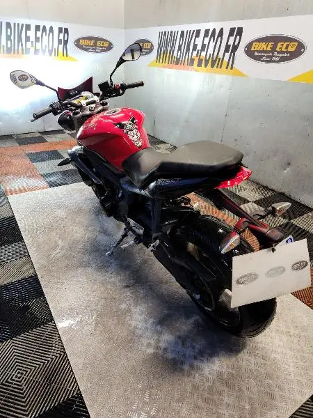 STREET TRIPLE 675