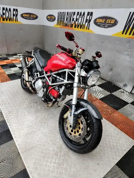 900 MONSTER