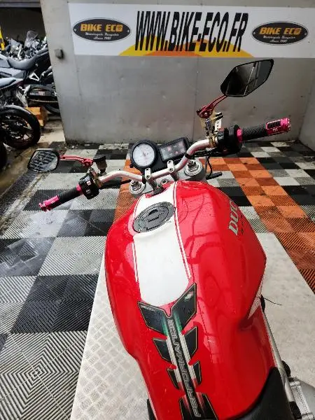 900 MONSTER