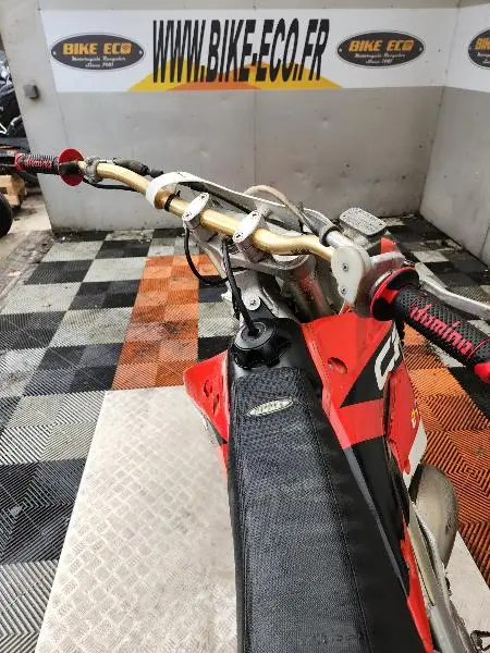 CR