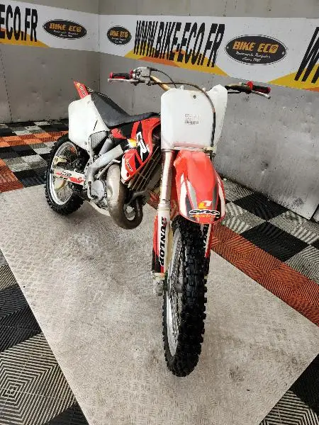 CR