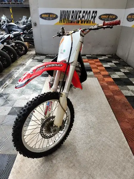 CR