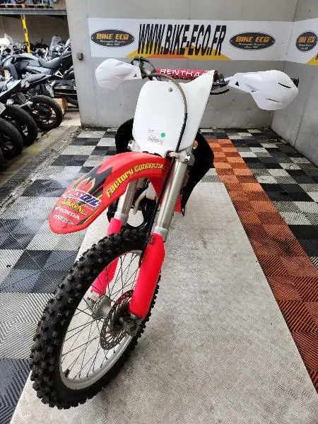 CR