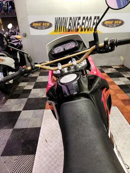 NX 650 DOMINATOR 