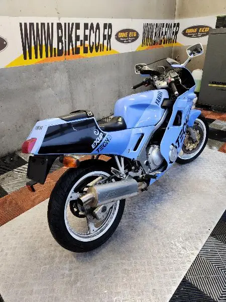 FZR 250