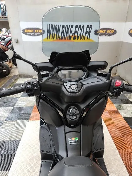 XMAX 125