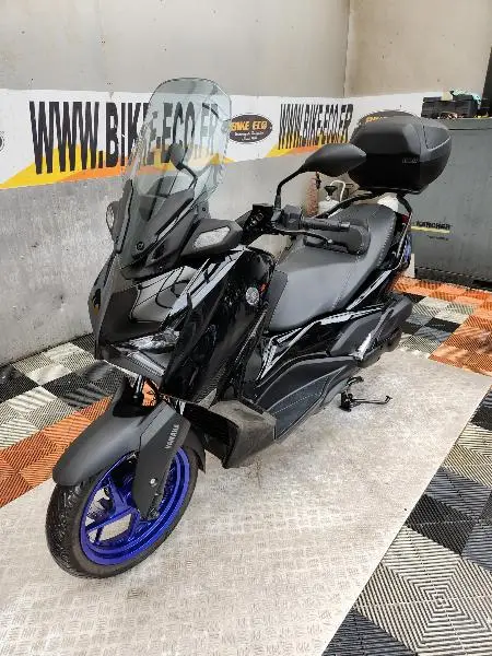 XMAX 125