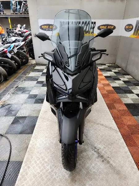 XMAX 125