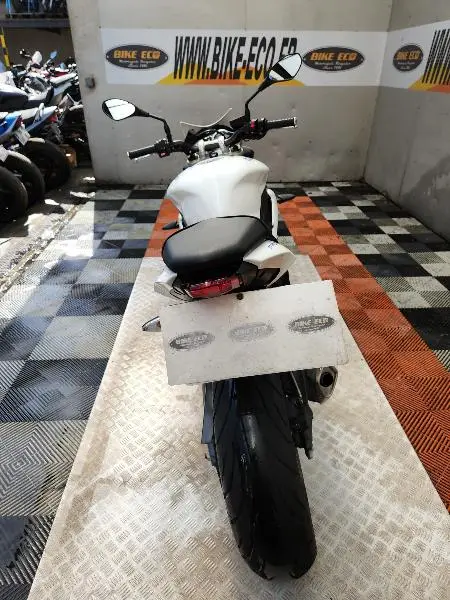 STREET TRIPLE 675