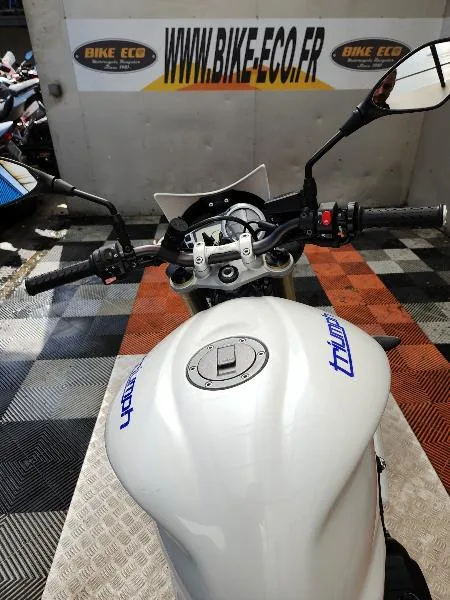 STREET TRIPLE 675