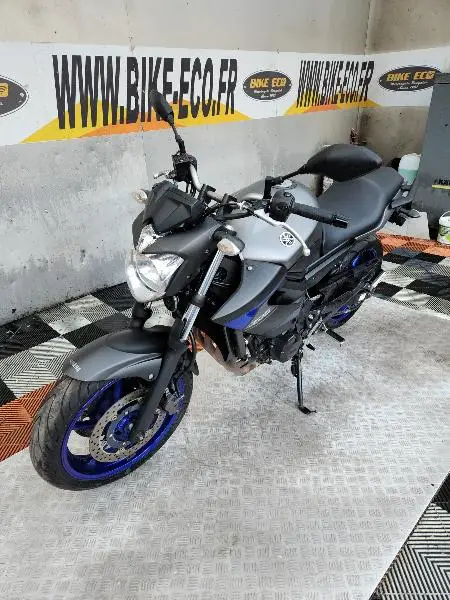 XJ6 