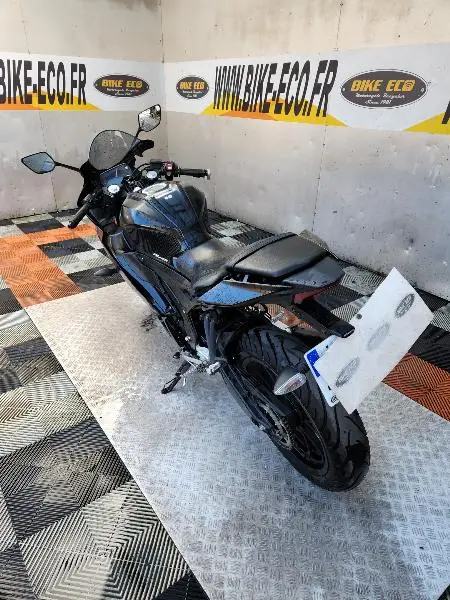 YZFR 125