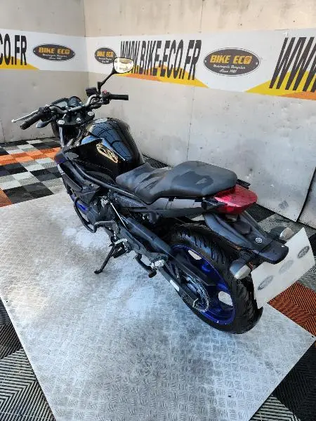 XJ6 600