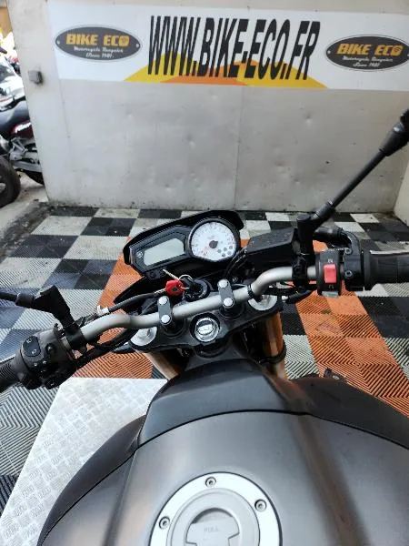 FZ8