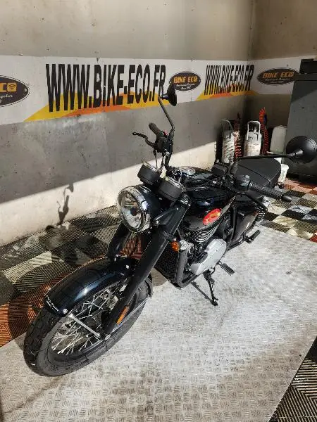 650 GOLSTAR SHADOW BLACK