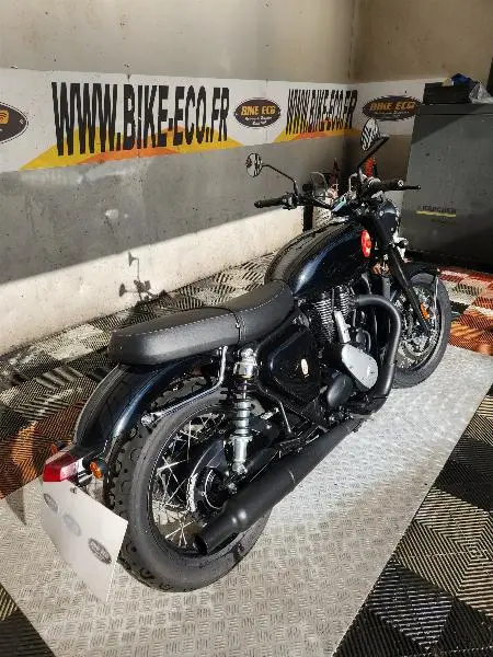 650 GOLSTAR SHADOW BLACK