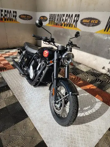 650 GOLSTAR SHADOW BLACK