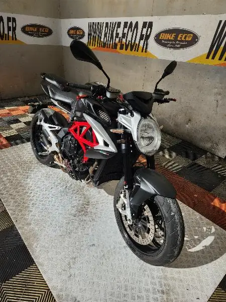 BRUTALE 800