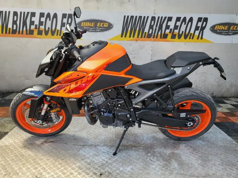 990 DUKE