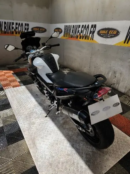 F 800 R