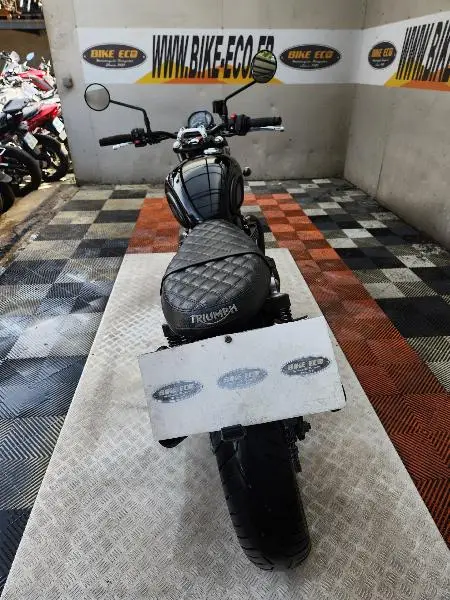 STREET TWIN  900