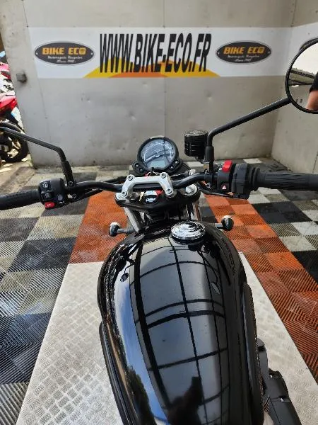 STREET TWIN  900