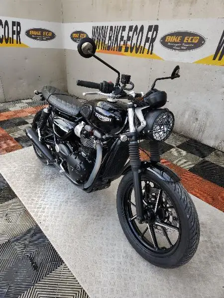 STREET TWIN  900