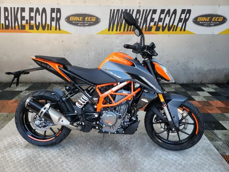 390 DUKE