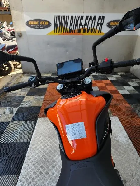390 DUKE
