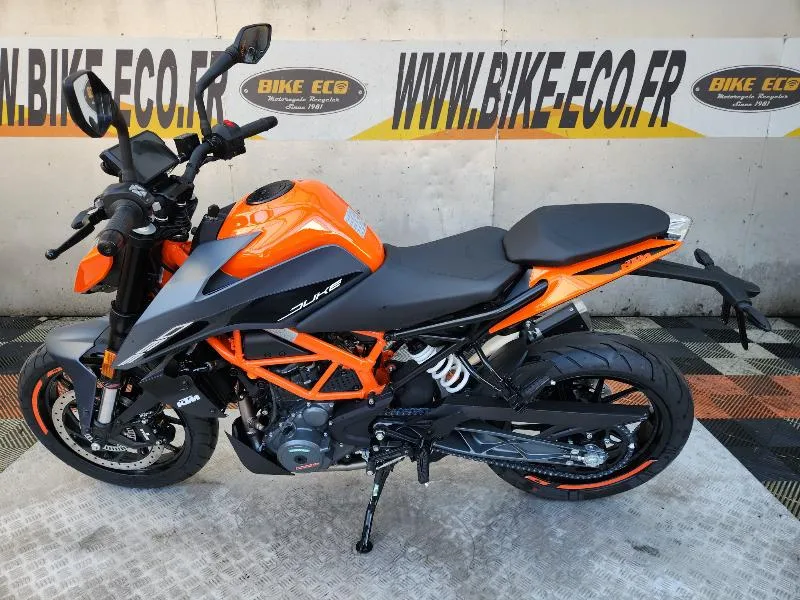 390 DUKE