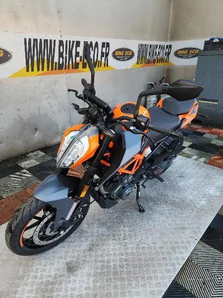 390 DUKE