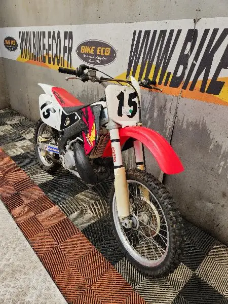 CR